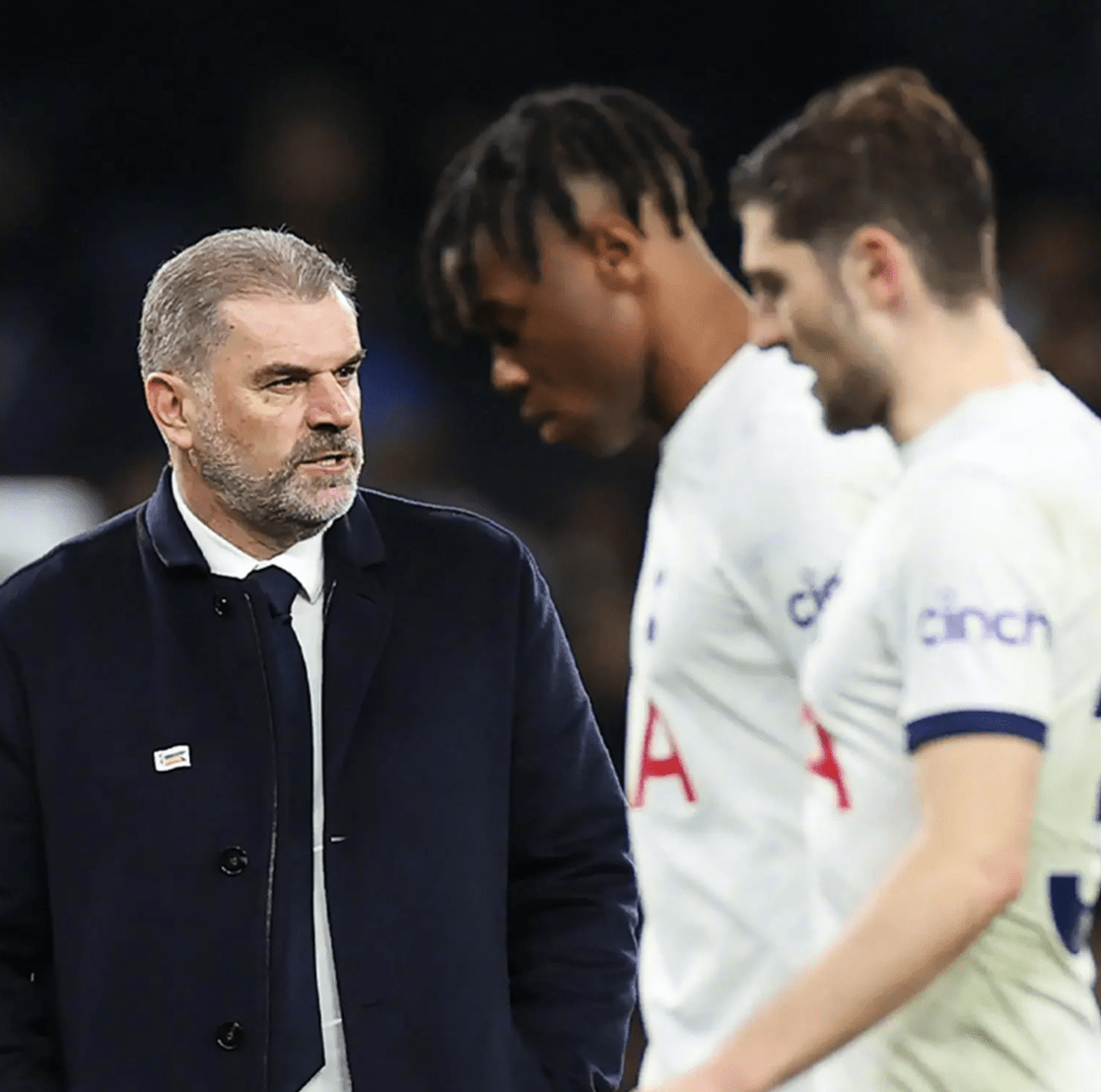 关于热刺后防连续出现失误,球迷呼吁改进的信息 关于热刺后防连续出现失误,球迷呼吁改进的信息