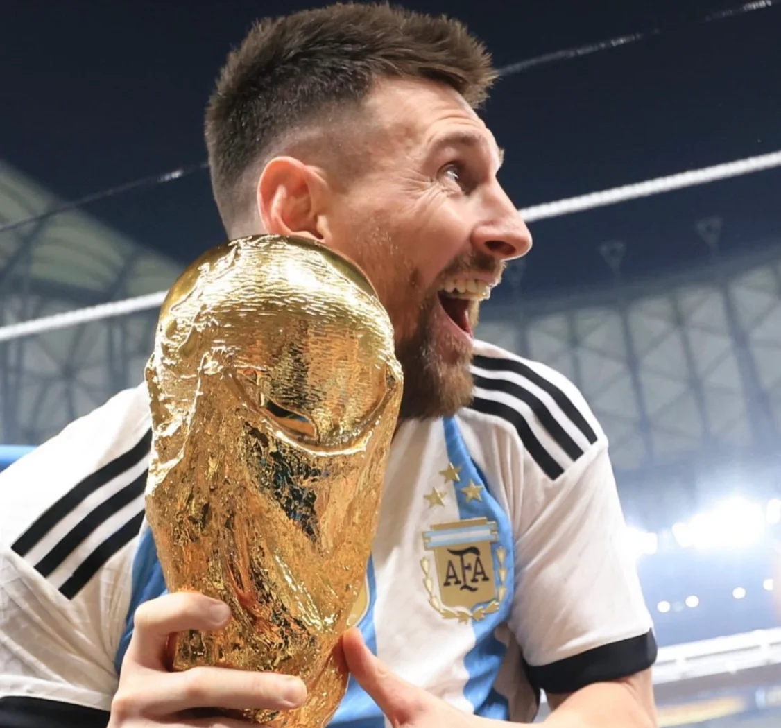 三亿体育体育网页版-足球职业生涯回顾，球员风采盛放的简单介绍