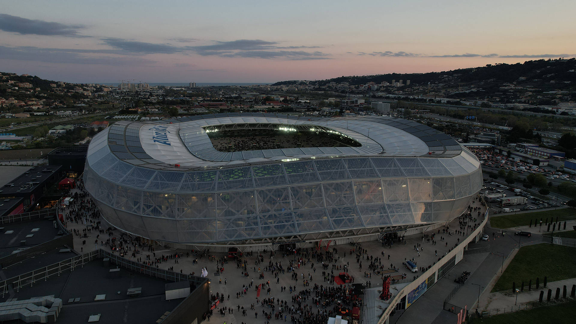 里尔客场胜出,法甲排名稳居前列 里尔客场胜出,法甲排名稳居前列