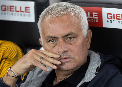 罗马客场遭遇大败,战绩蒙上阴影 罗马客场遭遇大败,战绩蒙上阴影