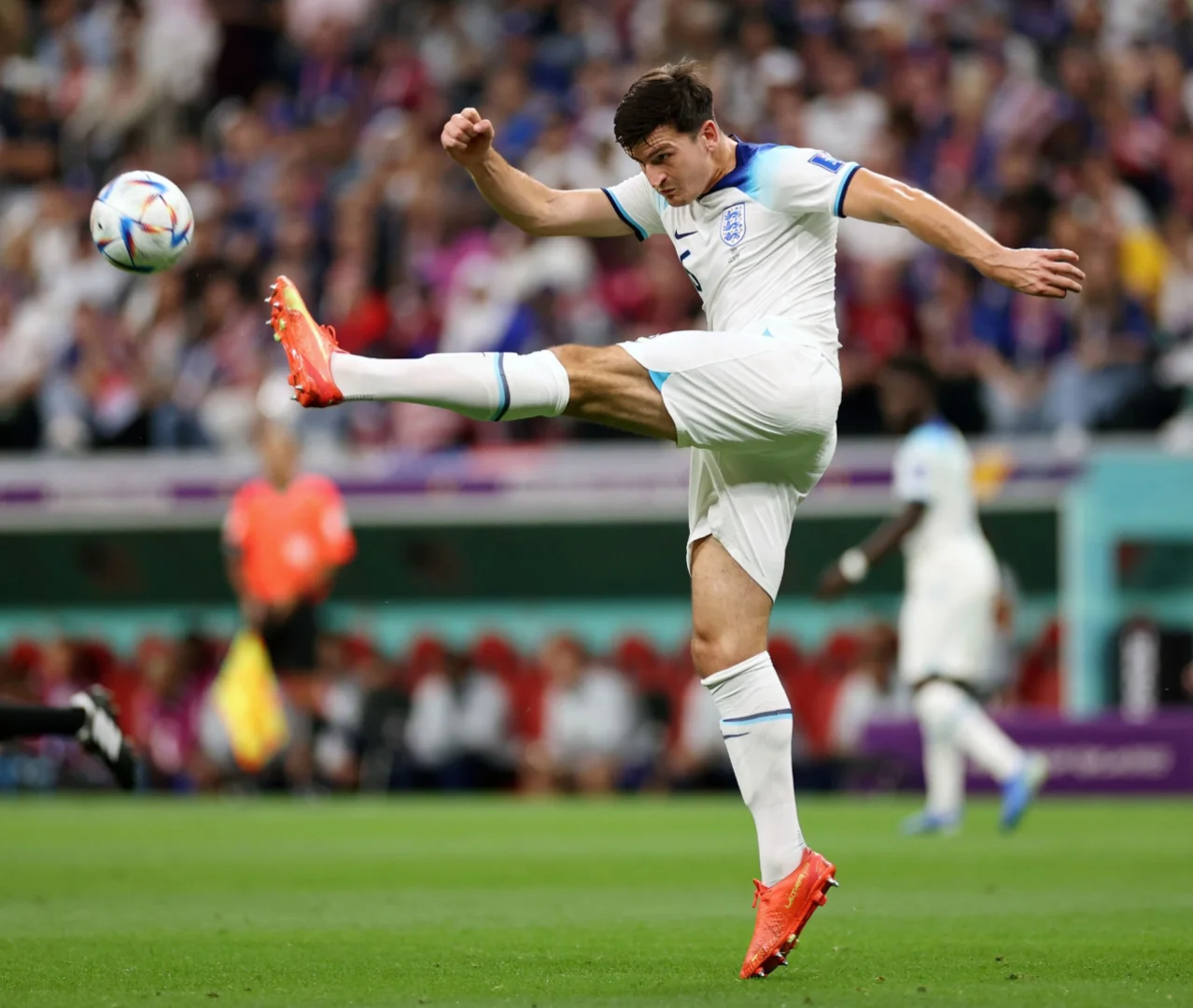 三亿体育体育亚洲官网-英格兰击败比利时，斯特林成为赛场英雄