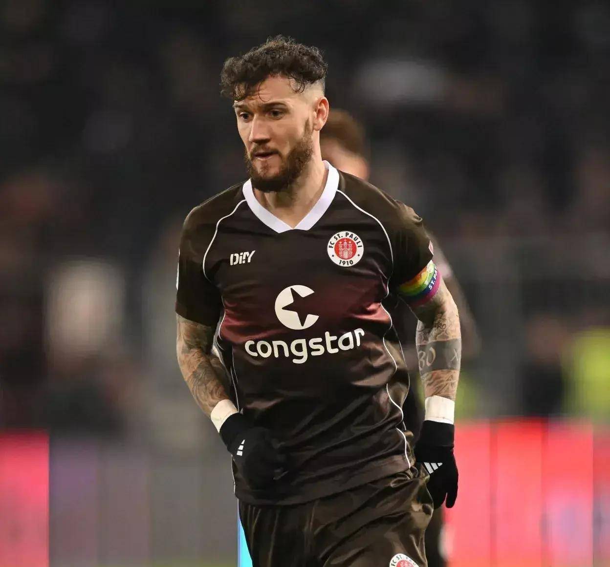 汉堡主场保持不败,积分榜稳步上升 汉堡主场保持不败,积分榜稳步上升