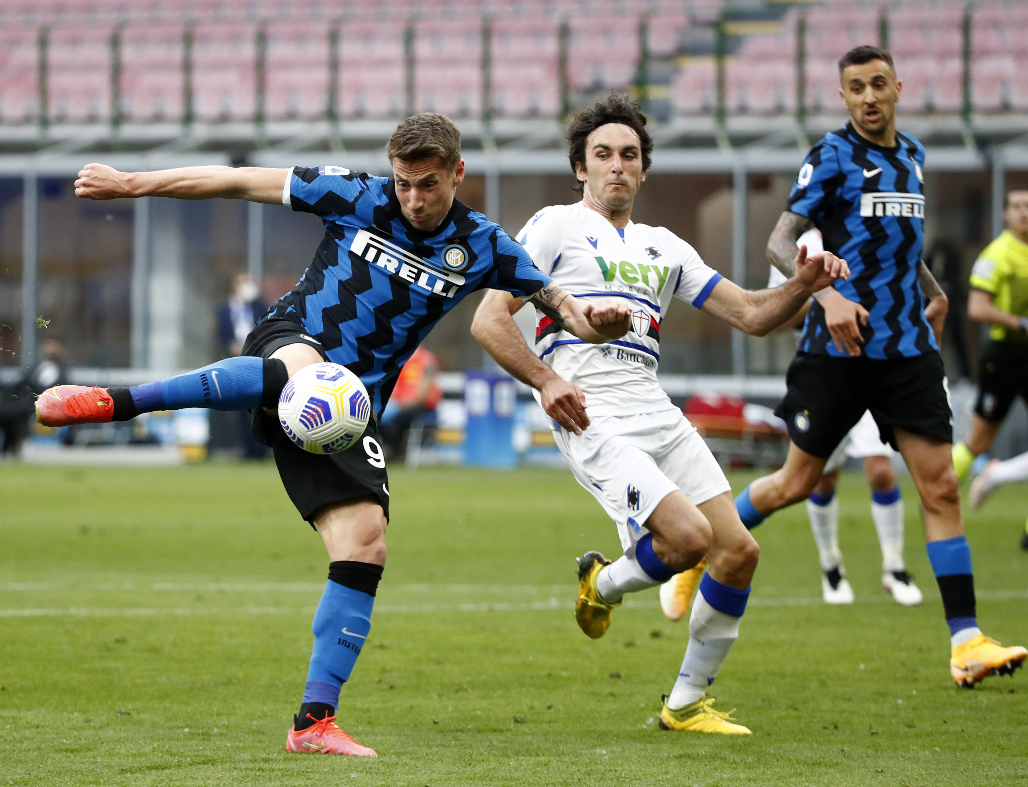 乌克兰足球队在国际赛事中大获全胜