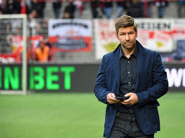 三亿体育体育教练-包含斯图加特失利跌入降级区三度危机的词条