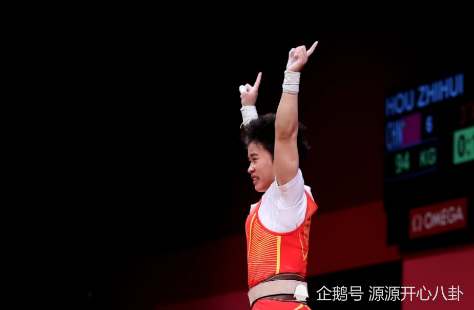 三亿体育体育注册-湖南女子足球队备战比赛，备受瞩目