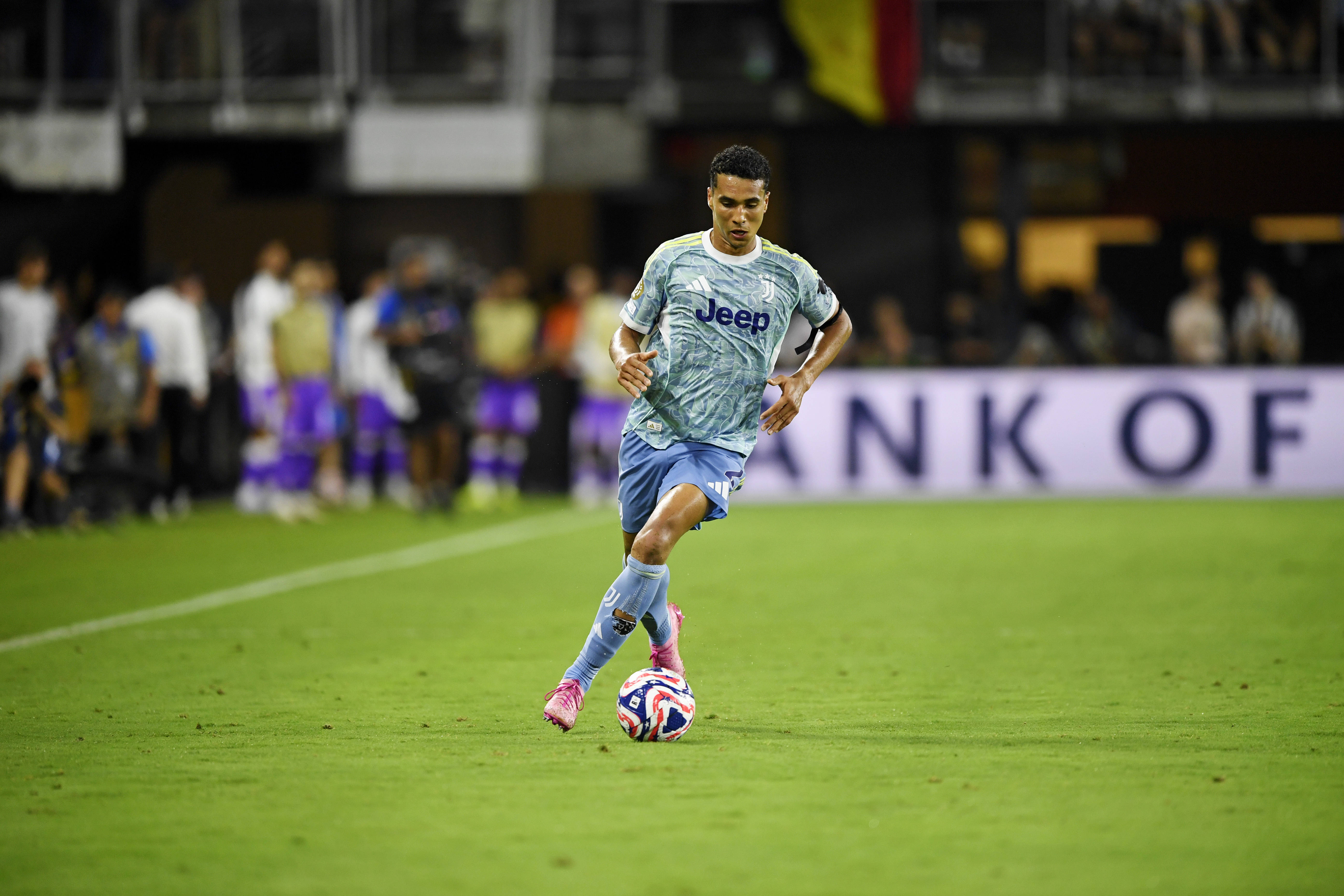 三亿体育体育投注-尤文图斯门将出色表现，帮助球队稳定积分