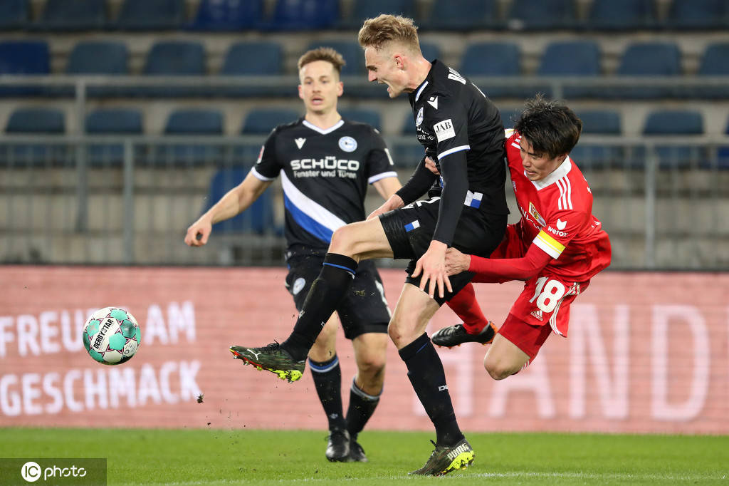 凯-费尔德将迎来新赛季首场比赛,球迷积极备战加油助威 凯-费尔德将迎来新赛季首场比赛,球迷积极备战加油助威