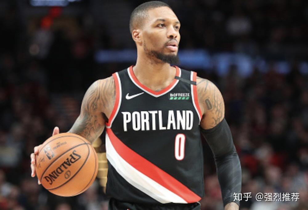 三亿体育体育vip注册-爵士险胜开拓者，实现逆转胜利