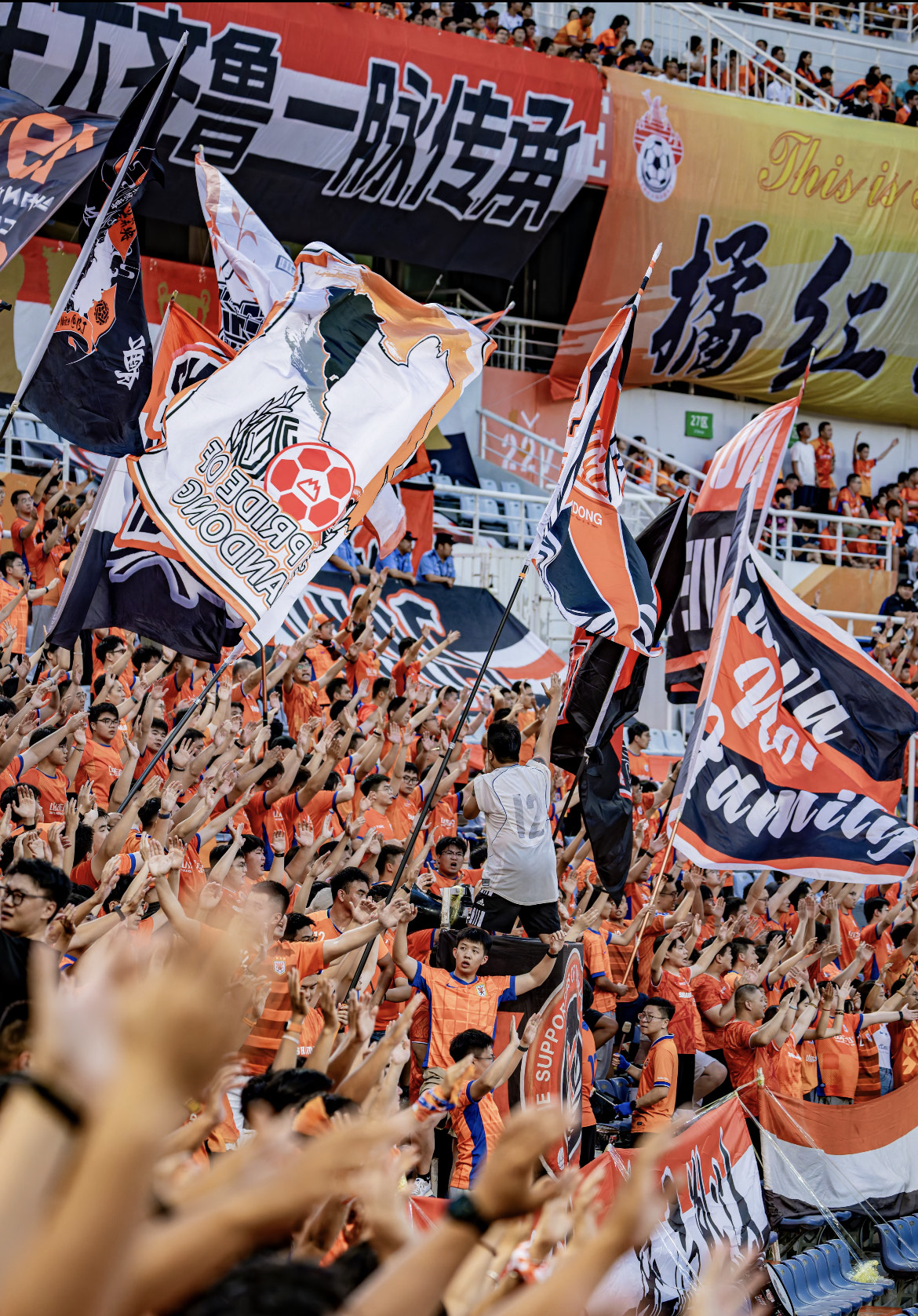 关于比赛进程悬念迭起,拼搏精神感染全场观众的信息 关于比赛进程悬念迭起,拼搏精神感染全场观众的信息